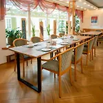 Hotel Haus Am Bach 2*