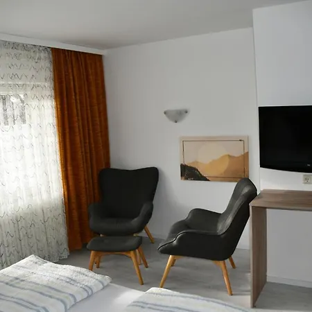Haus Am Bach 호텔 2*