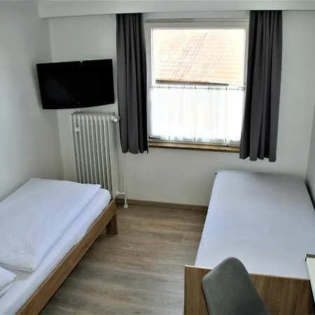 Haus Am Bach 호텔 2*