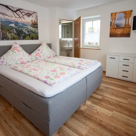 Hotel Haus Am Bach 2*