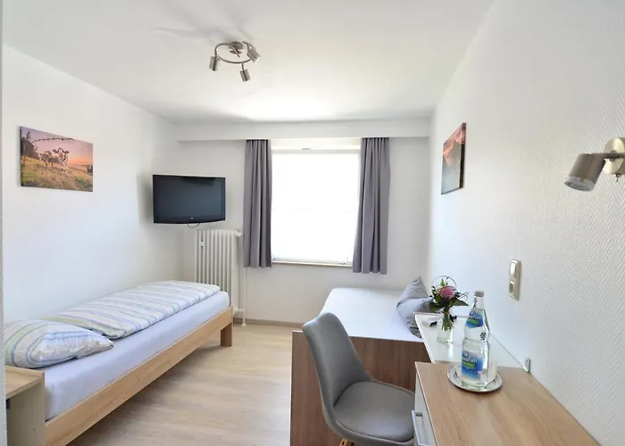 Hotel Haus Am Bach 2*