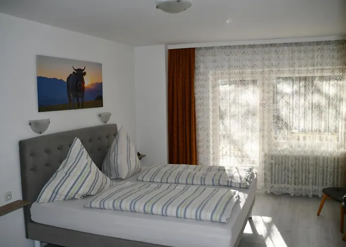 Hotel Haus Am Bach 2*