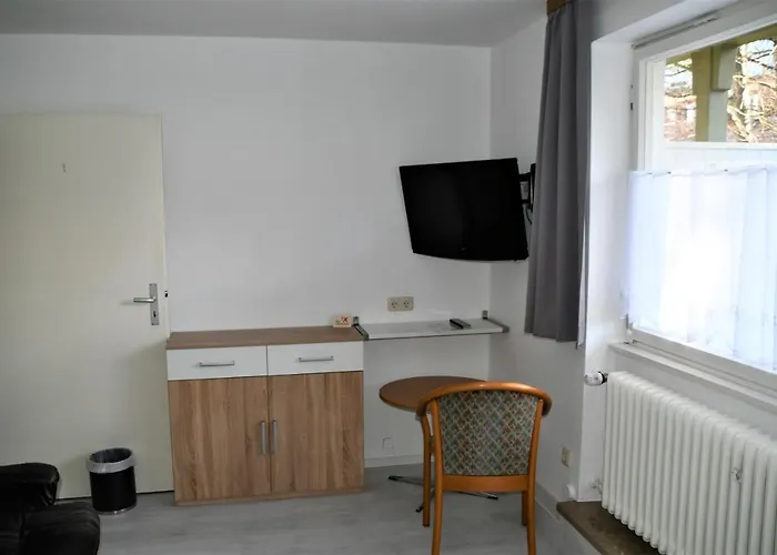 Hotel Haus Am Bach 2*