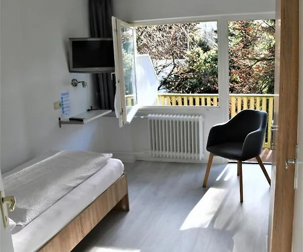 Hotel Haus Am Bach 2*