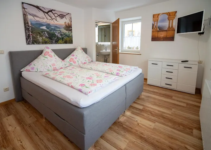 Hotel Haus Am Bach 2*